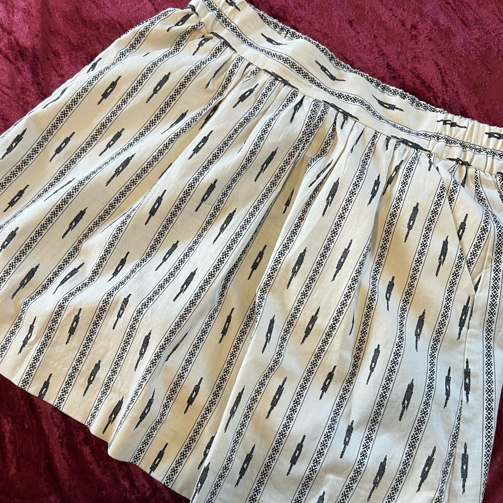 Ann Taylor Skirt GEO PRINT Size M